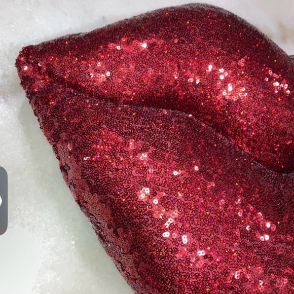 Issac Mizrahi New York NWT Y2K Pinky Red Hot Lip Decorative Throw Pillow - Picture 5 of 8